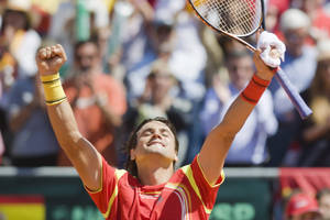 David Ferrer Fists In Air Wallpaper