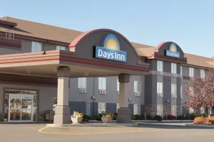 Days Inn Hotel Exterior Wallpaper