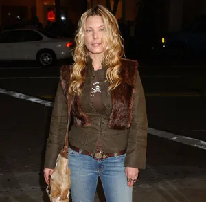 Deborah Kara Unger Casual Street Style Wallpaper