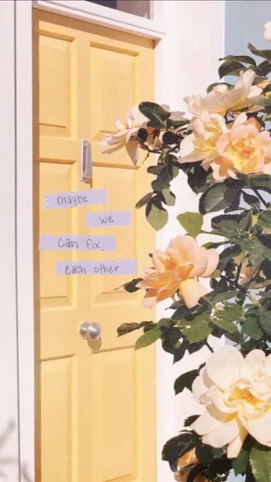 Declare Your Love Of Flowers With A Stunning Floral Aesthetic Iphone Background. Wallpaper