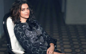 Deepika Padukone Gq Black Outfit Wallpaper