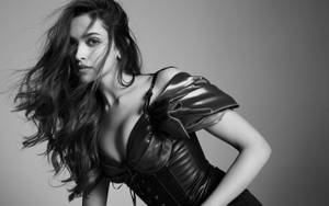 Deepika Padukone Monochrome Photoshoot Wallpaper