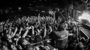 Deftones Live Concert Energy Wallpaper