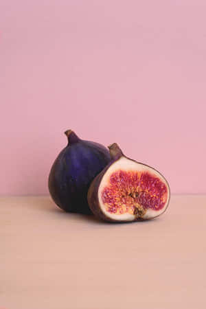 Deliciously Colourful Purple Figs Wallpaper