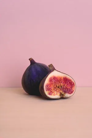 Deliciously Colourful Purple Figs Wallpaper