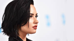 Demi Lovato Side View Wallpaper