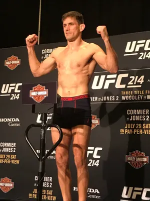 Demian Maia Ufc Ceremonial Weigh-in. Wallpaper