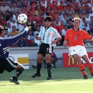 Dennis Bergkamp Holland Vs. Argentina 1998 World Cup Wallpaper