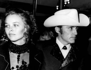 Dennis Hopper And Singer Michelle Phillips Wallpaper