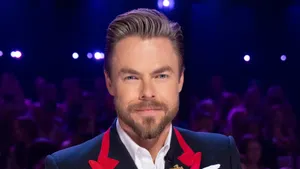 Derek Hough On Stage Wallpaper