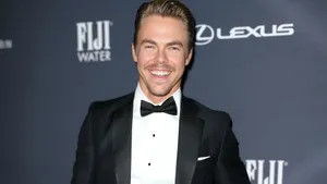Derek Hough Red Carpet Style Wallpaper