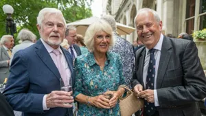 Derek Jacobi With Camilla, Queen Consort Of The Uk Wallpaper