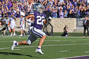 Deuce Vaughn In Action Kansas State Wallpaper