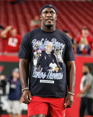 Devin White Tribute Shirt Wallpaper