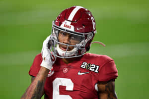 Devonta Smith Alabama Football Player2021 Wallpaper