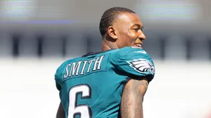 Devonta Smith Eagles Number6 Jersey Wallpaper