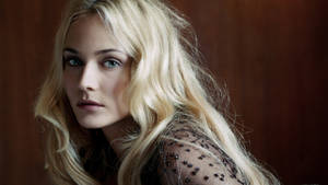 Diane Kruger Modelling Wallpaper