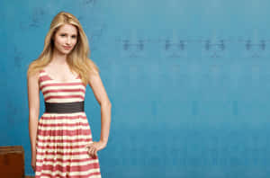 Dianna Agron Glamorous Pose In A Beautiful Dress Wallpaper