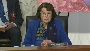 Dianne Feinstein Clasping Her Hands Wallpaper