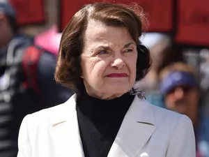 Dianne Feinstein Wearing White Suit Wallpaper