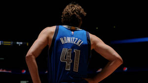 Dirk Nowitzki Back Shot Wallpaper