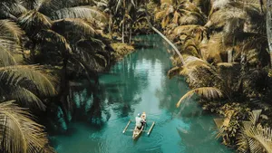 Discover The Beauty Of Eco-tourism Wallpaper