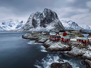 Distinct Archipelago Of Lofoten Wallpaper