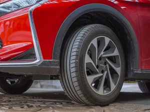 Dongfeng Aeolus Yixuan Luxury Sedan: A Statement Of Superior Design And Performance Wallpaper