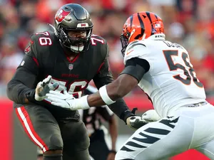 Donovan Smith Defending Joseph Ossai Wallpaper