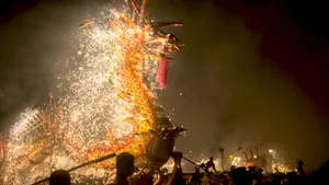 Dragon Dance Festival Celebration Wallpaper