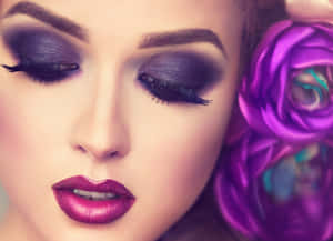 Dramatic Purple Eye Shadows To Create A Glamorous Look Wallpaper
