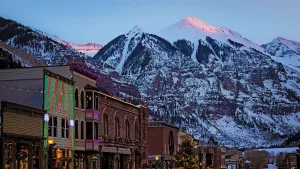 Dreamy Summer View Of Colorado Avenue In Telluride Wallpaper