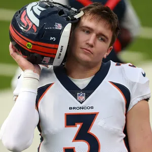 Drew Lock Denver Broncos Helmet Off Wallpaper