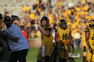 Drew Lock Quarterback Action Mizzou Wallpaper