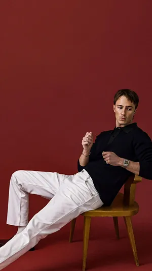 Drew Starkey Casual Style Wallpaper