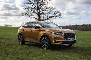 Ds 7 Crossback E-tense In Majestic Landscape Wallpaper