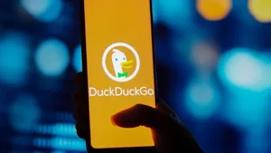 Duck Duck Go Appon Smartphone Wallpaper