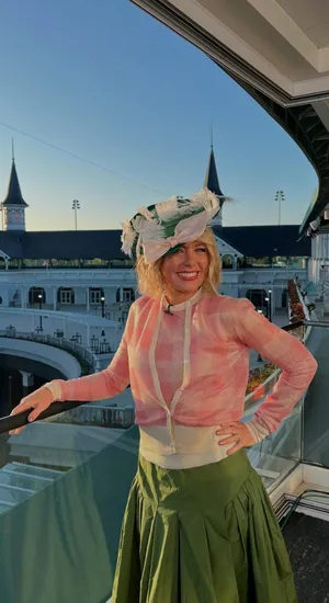 Dylan Dreyer Kentucky Derby Style Wallpaper