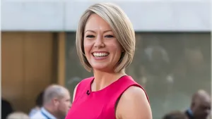 Dylan Dreyer Smiling Outdoors Wallpaper