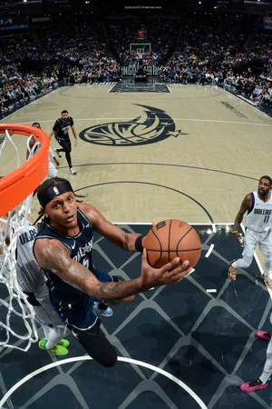 Dynamic Basketball Court Action Wallpaper