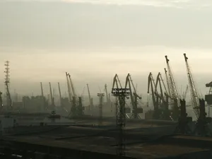 Dynamic Construction Scene At Industrious Works Wallpaper