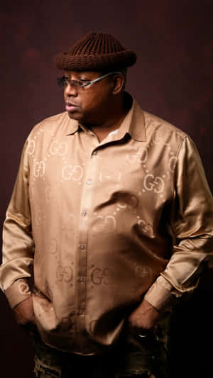 E40in Designer Outfit Wallpaper