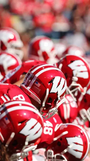 Eager Football Team Of Wisconsin Wallpaper