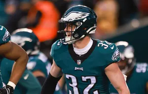 Eagles Player Intensity On Field Wallpaper