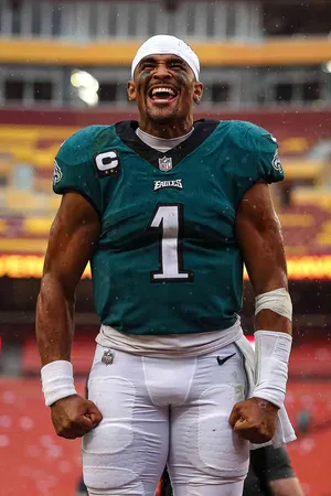 Eagles Quarterback Joyful Moment Wallpaper