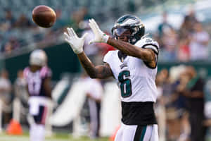 Eagles Receiver Catching Football Wallpaper