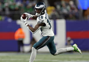 Eagles Receiver Catching Football Wallpaper