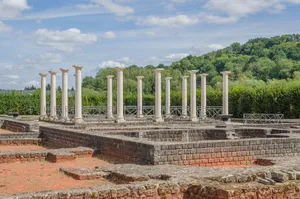 Echternach Roman Villa Columns Wallpaper