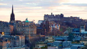 Edinburgh Cityscapeat Dusk Wallpaper