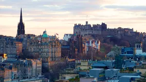 Edinburgh Cityscapeat Dusk Wallpaper